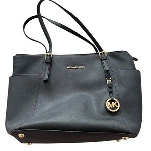 MICHEAL KORS TOTE BAG